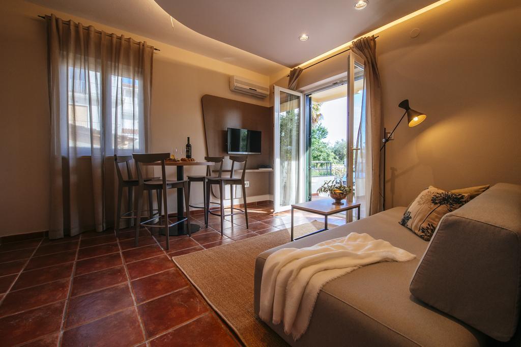 Villa Mirakul Sukošan الغرفة الصورة
