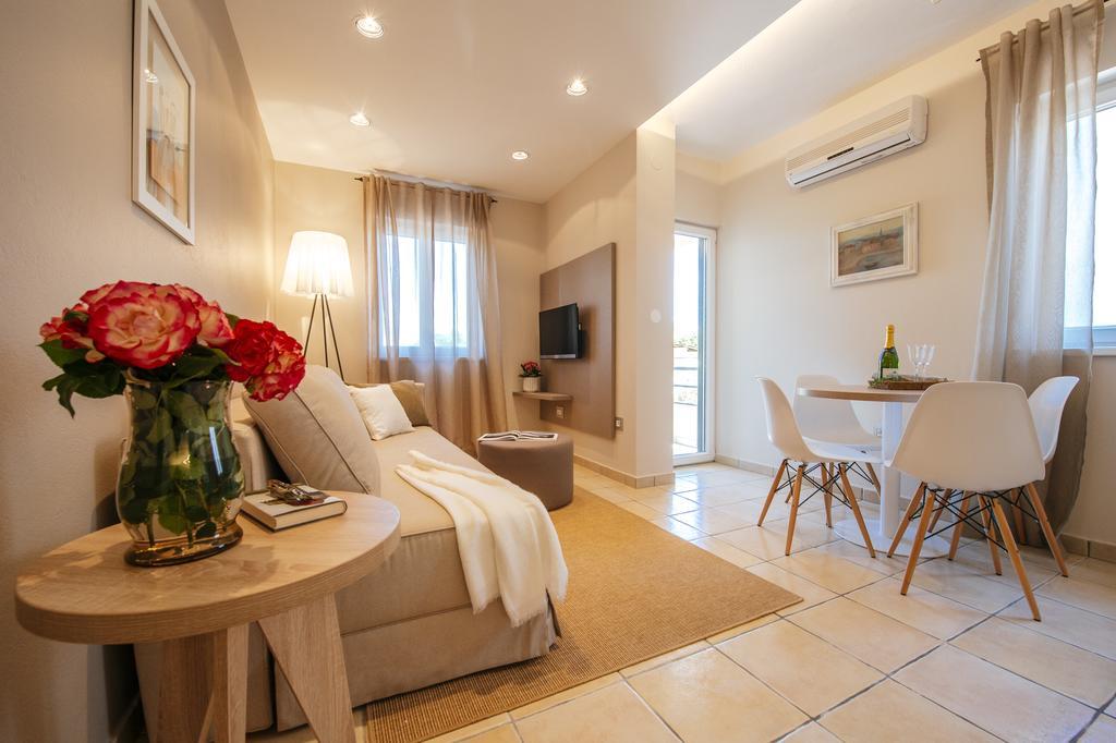 Villa Mirakul Sukošan الغرفة الصورة