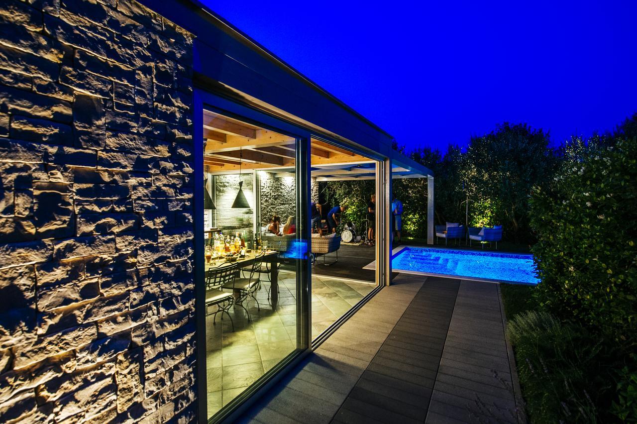 Villa Mirakul Sukošan المظهر الخارجي الصورة